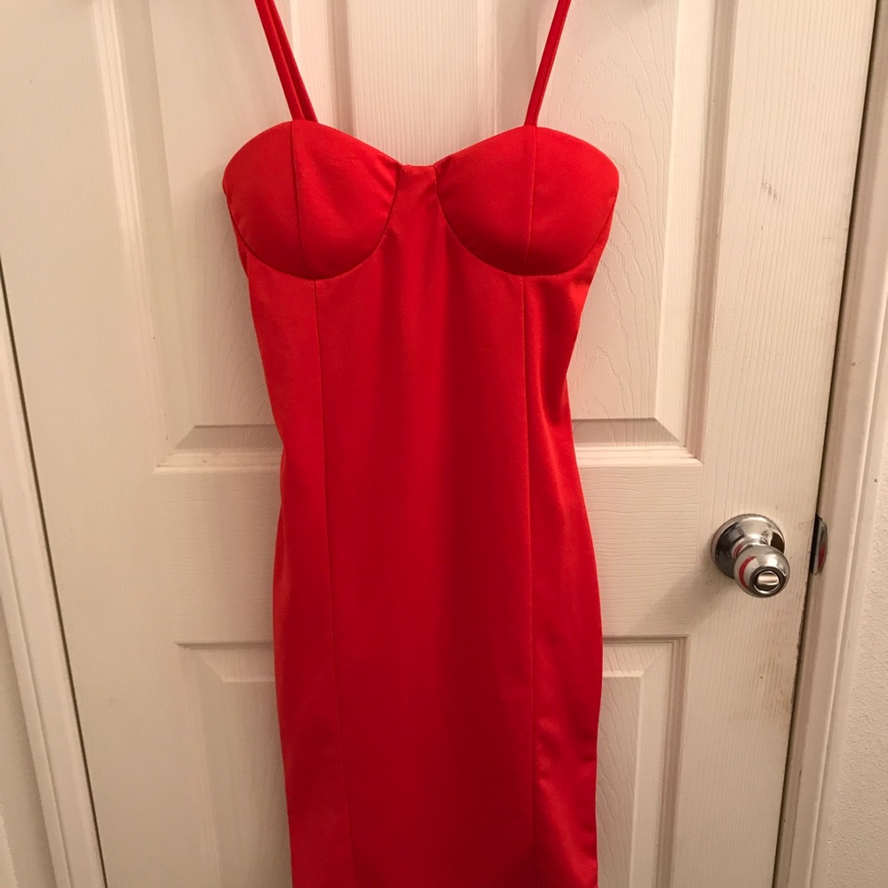 🛑🛑🛑SOLD🛑🛑🛑Cute and Sexy Bodycon dress - Picture 2 of 4